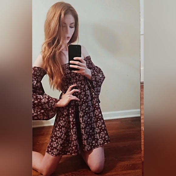 Floral Long Sleeve Off Shoulder Dress - Picture 3 of 4